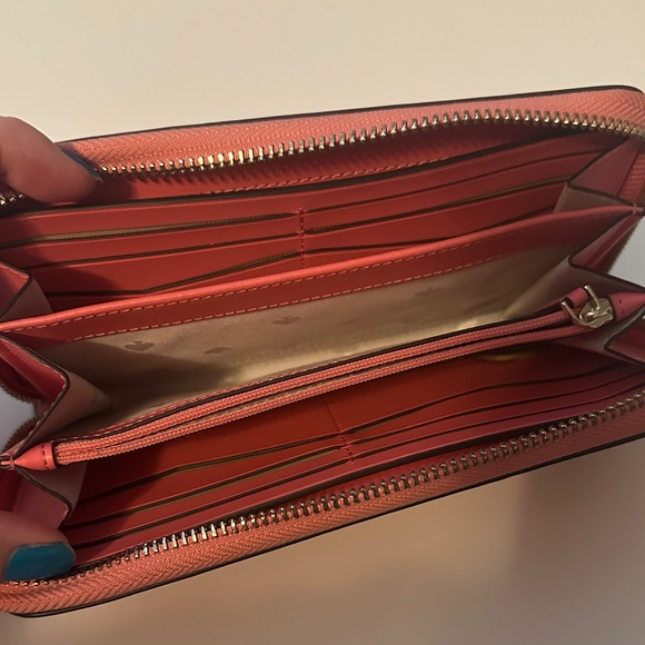 Kate Spade wallet - Picture 4 of 5